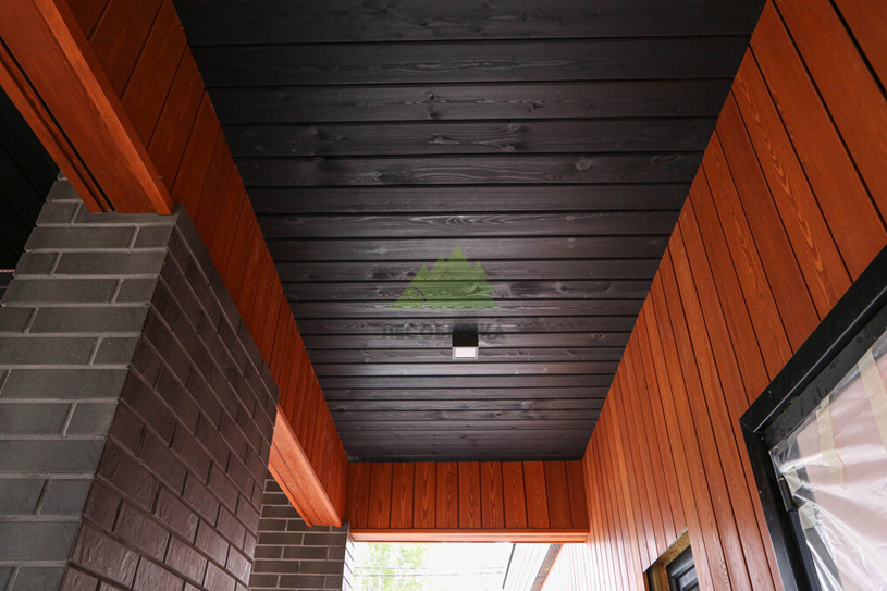 «ЛесоБиржа», отделка фасада бани планкеном из лиственницы и имитацией бруса из сосны