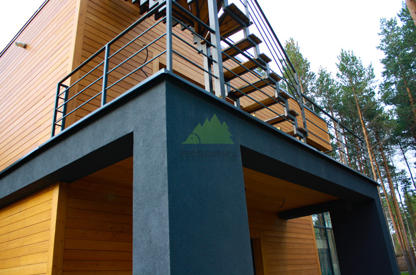 «ЛесоБиржа», отделка фасада планкеном из лиственницы и штукатуркой в стиле «хай-тек»