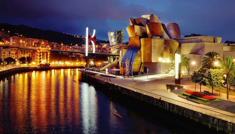 Архитектурное освещение Guggenheim Museum в Бильбао, Испания